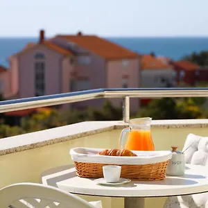 The Florens Near The With The Pool, Bbq And Kids Playground, Diklo Zadar